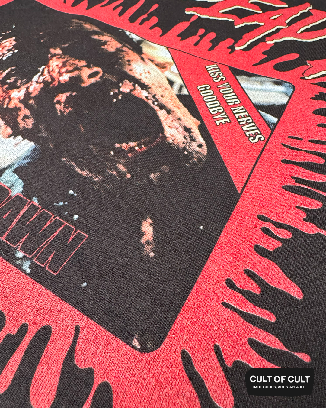 George Jones saca el diablo de mí sudadera con capucha