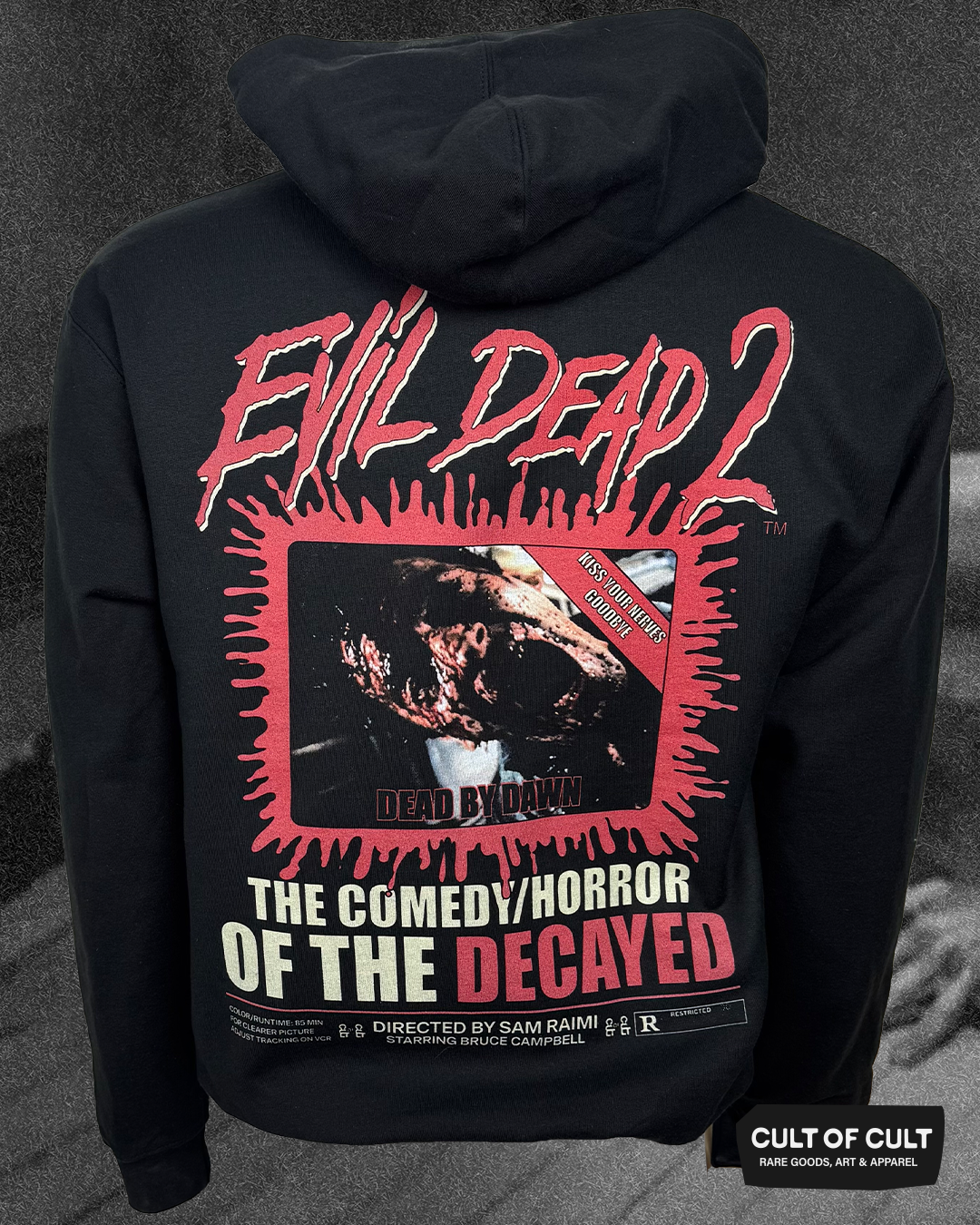 George Jones saca el diablo de mí sudadera con capucha