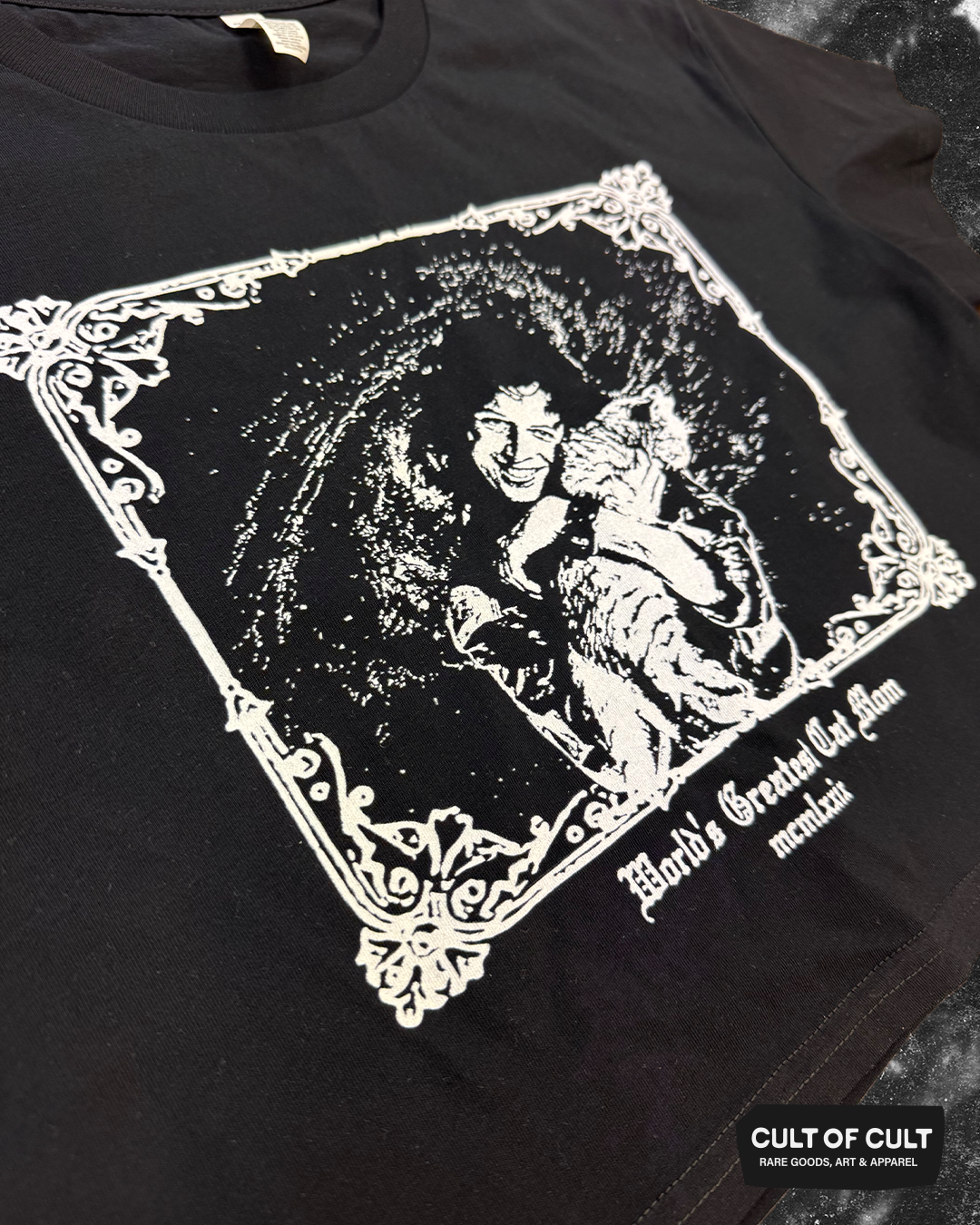 *SECRET DROP* Alien 1979 Mama Ripley Crop Top