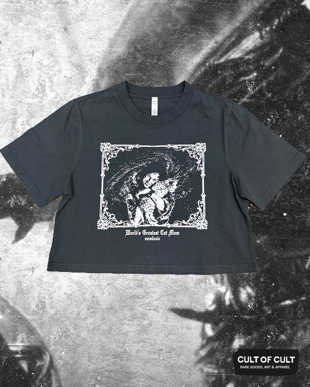 *SECRET DROP* Alien 1979 Mama Ripley Crop Top