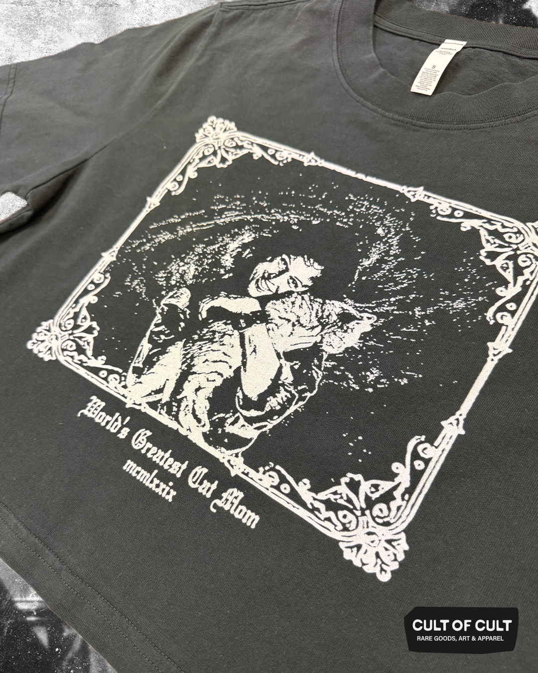 *SECRET DROP* Alien 1979 Mama Ripley Crop Top