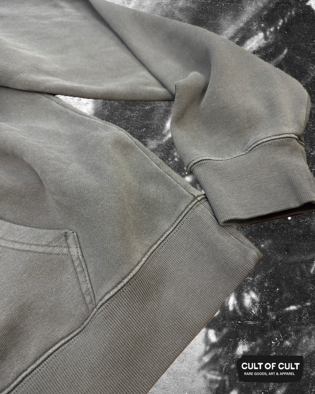 *SECRET DROP* Alien 1979 Mama Ripley Hoodie